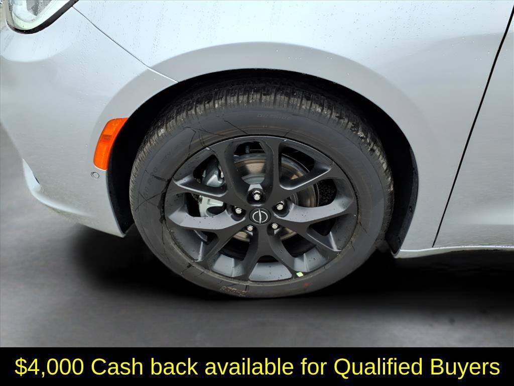 new 2026 Chrysler Pacifica car, priced at $44,693