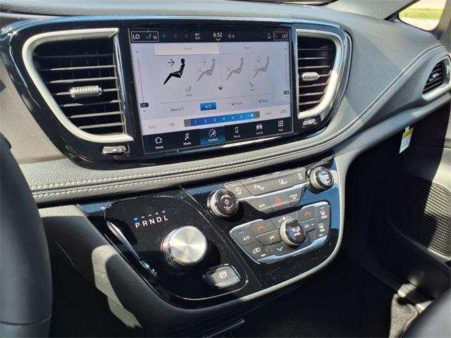 new 2025 Chrysler Pacifica car, priced at $36,967