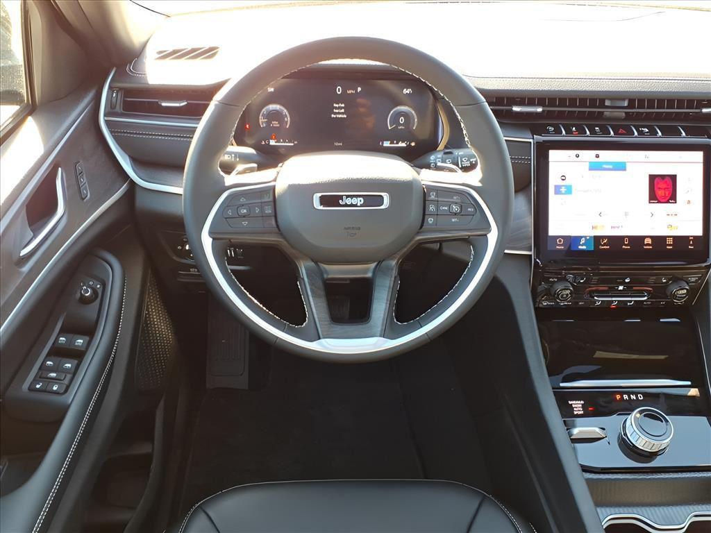 new 2025 Jeep Grand Cherokee car, priced at $45,775