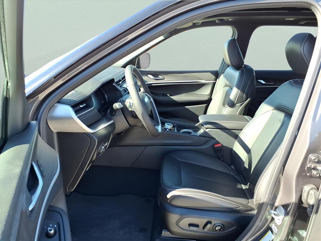 new 2025 Jeep Grand Cherokee car, priced at $45,775