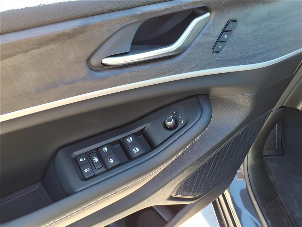 new 2025 Jeep Grand Cherokee car, priced at $45,775