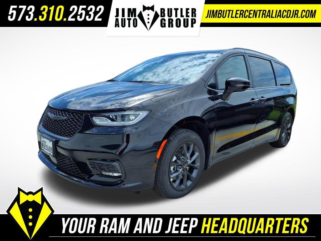 new 2025 Chrysler Pacifica car, priced at $40,325