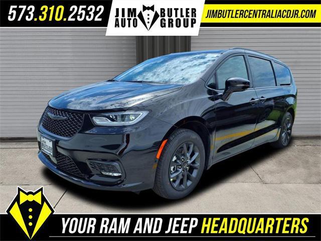 new 2025 Chrysler Pacifica car, priced at $40,325