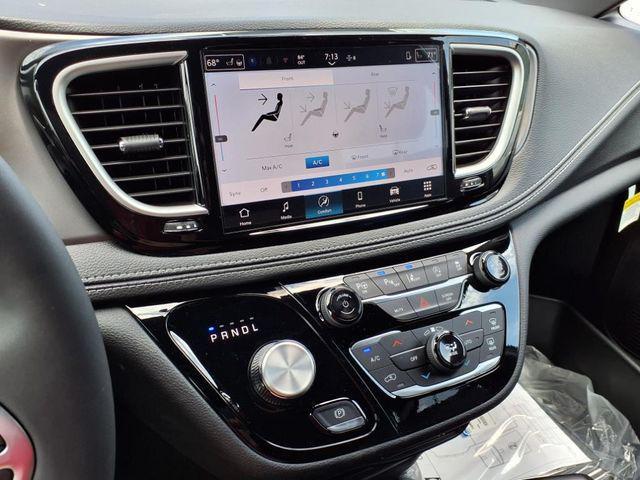 new 2025 Chrysler Pacifica car, priced at $40,325