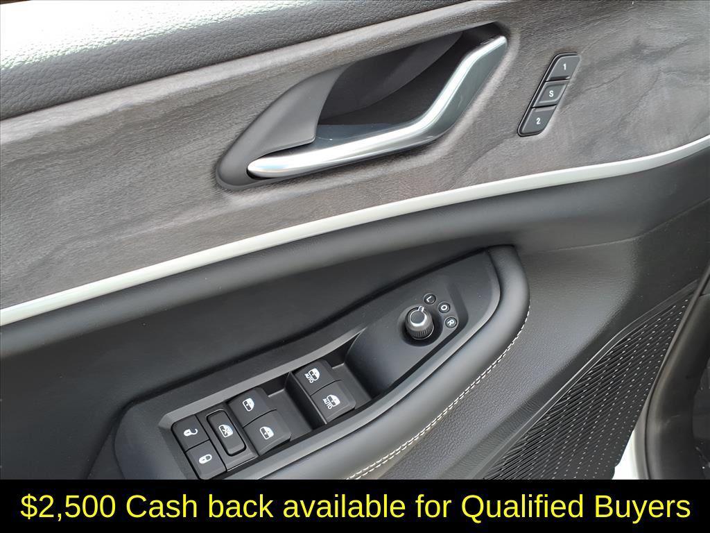 new 2025 Jeep Grand Cherokee L car, priced at $48,008