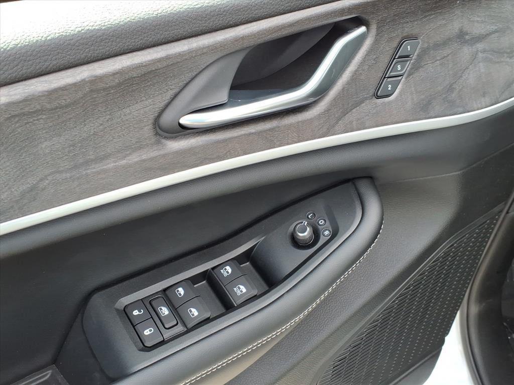 new 2025 Jeep Grand Cherokee L car, priced at $47,008