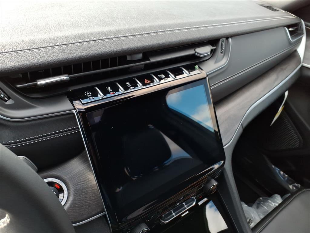 new 2025 Jeep Grand Cherokee L car, priced at $47,008