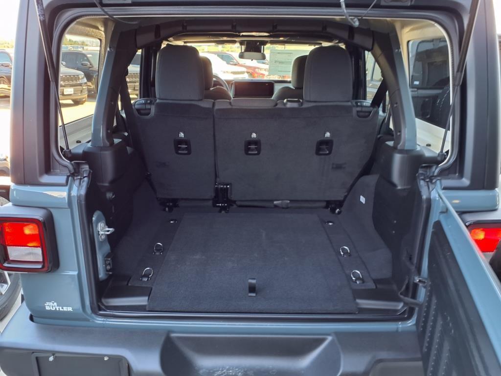 new 2025 Jeep Wrangler car, priced at $43,694