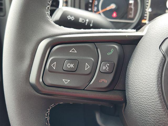 new 2025 Jeep Gladiator car, priced at $40,942