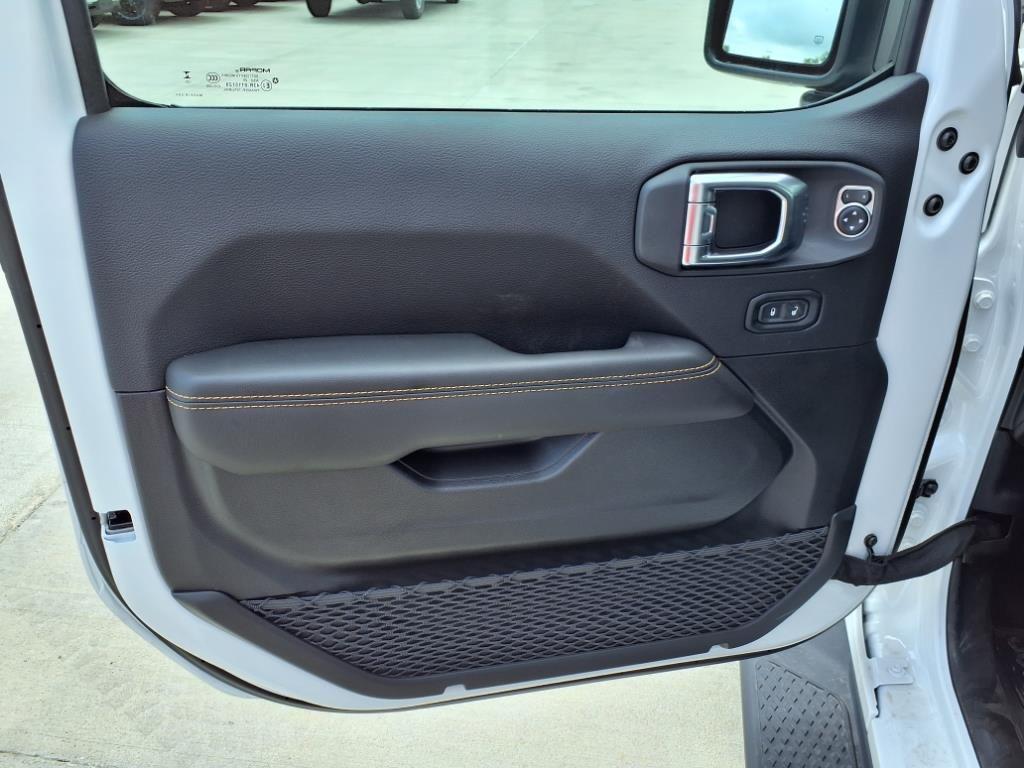 new 2025 Jeep Gladiator car, priced at $40,924
