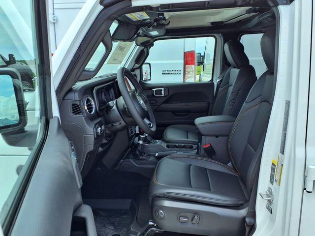 new 2025 Jeep Gladiator car, priced at $40,424