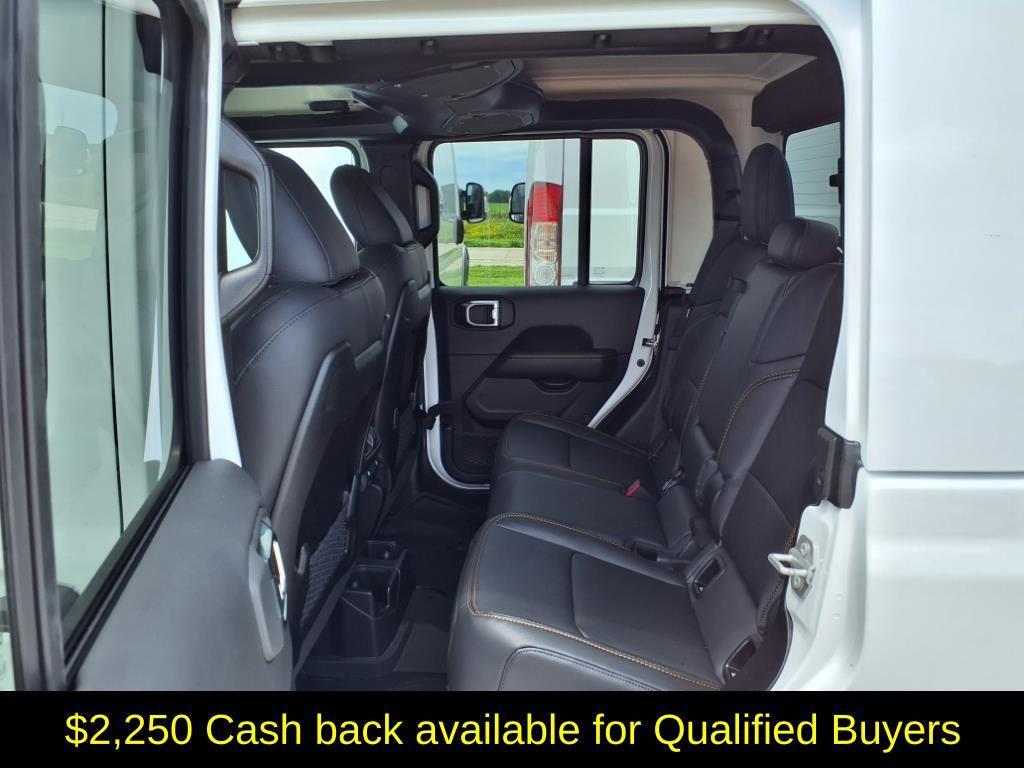 new 2025 Jeep Gladiator car, priced at $39,924