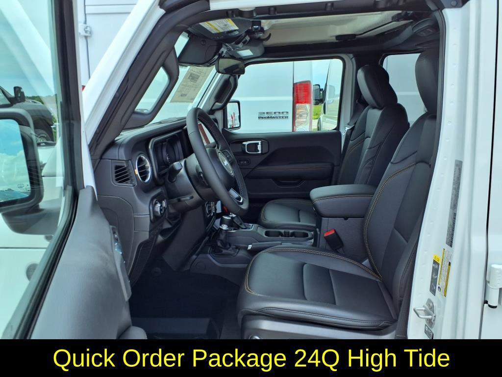 new 2025 Jeep Gladiator car, priced at $39,924