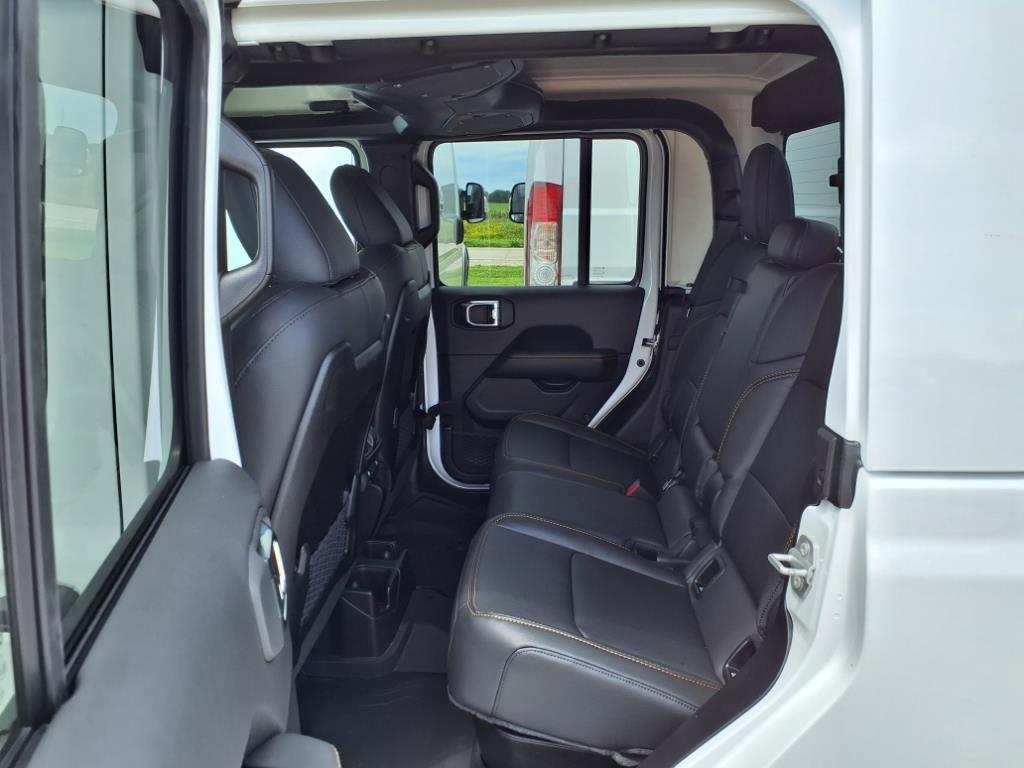 new 2025 Jeep Gladiator car, priced at $40,924