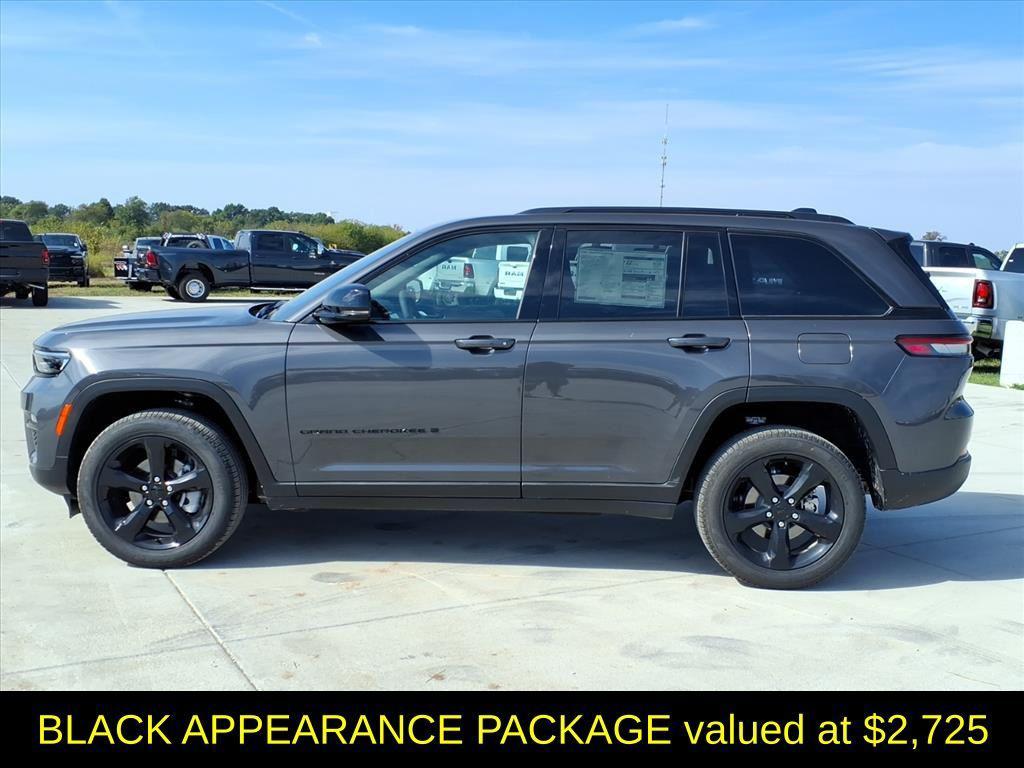 new 2025 Jeep Grand Cherokee car, priced at $37,232