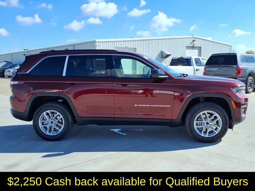 new 2025 Jeep Grand Cherokee car, priced at $37,999