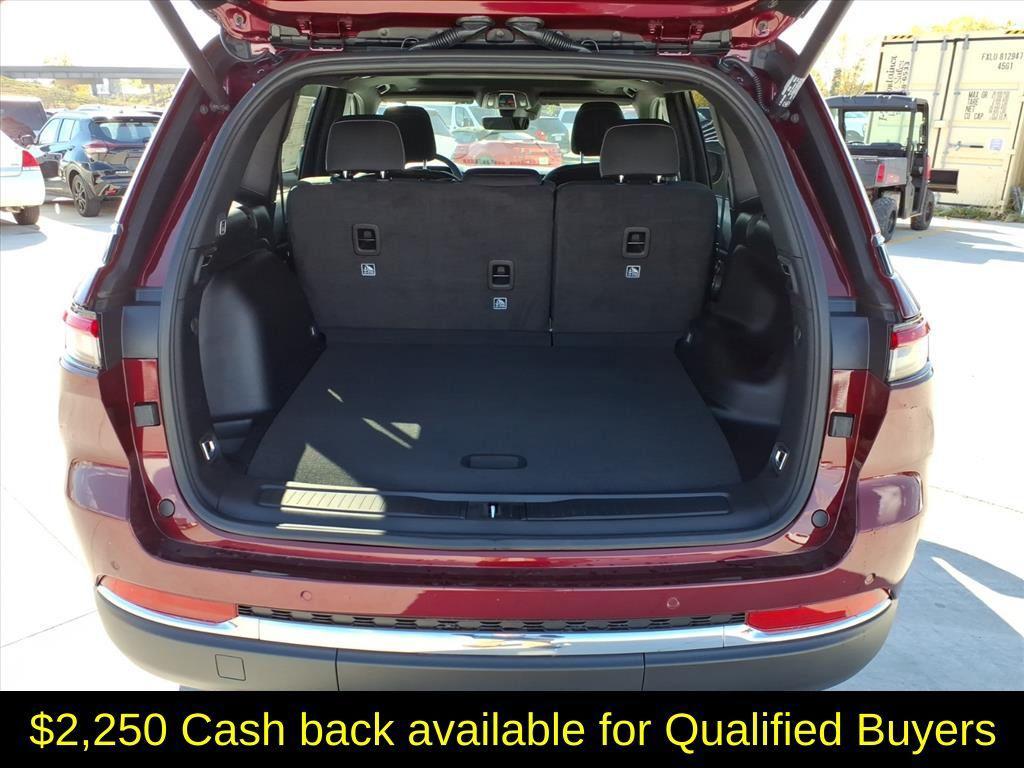 new 2025 Jeep Grand Cherokee car, priced at $37,999