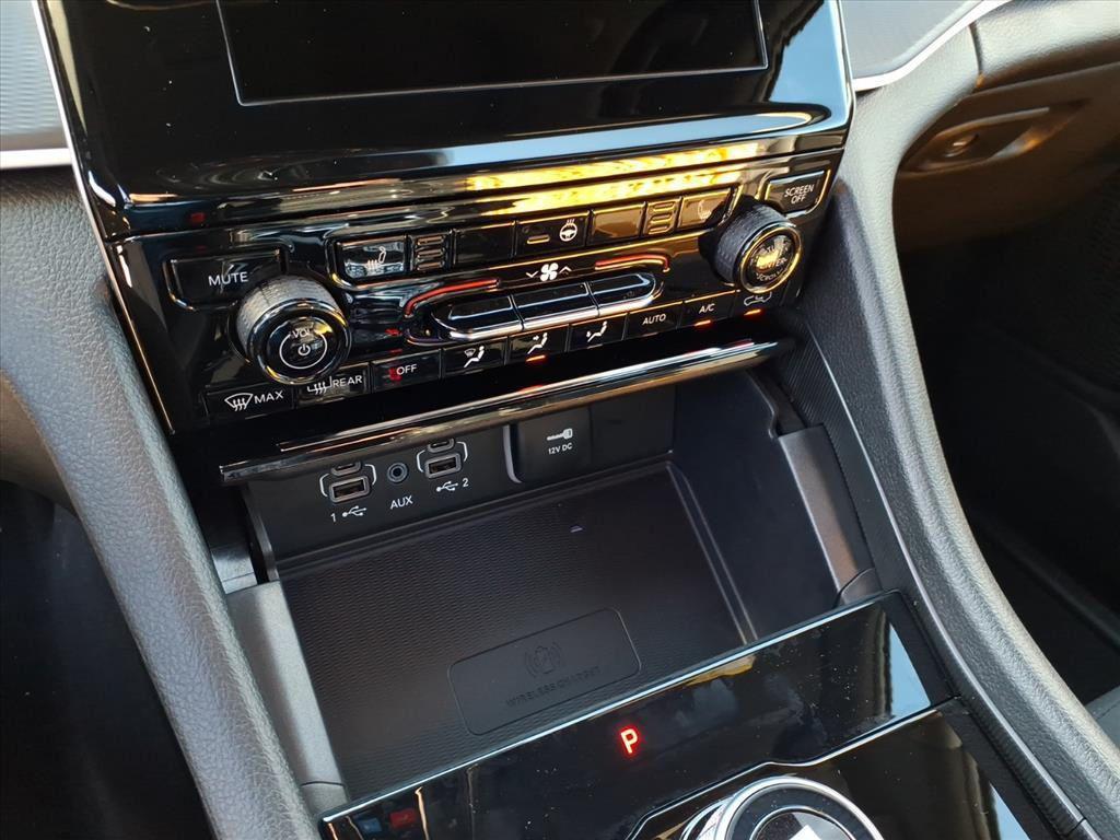 new 2025 Jeep Grand Cherokee car, priced at $37,999