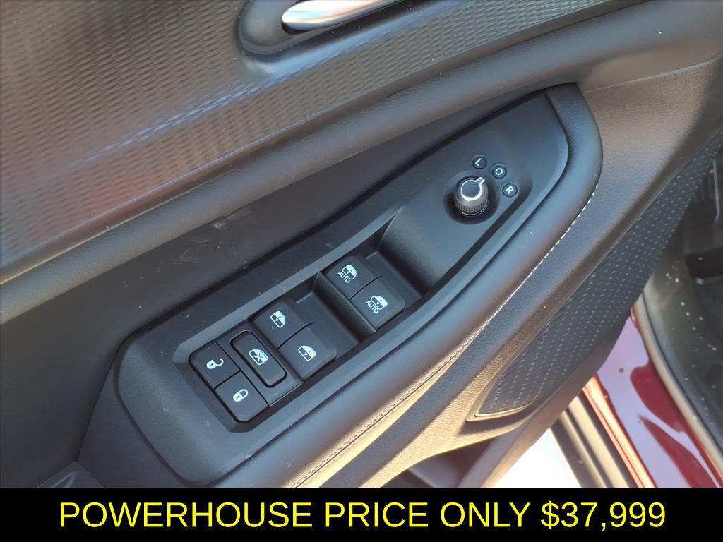 new 2025 Jeep Grand Cherokee car, priced at $37,999