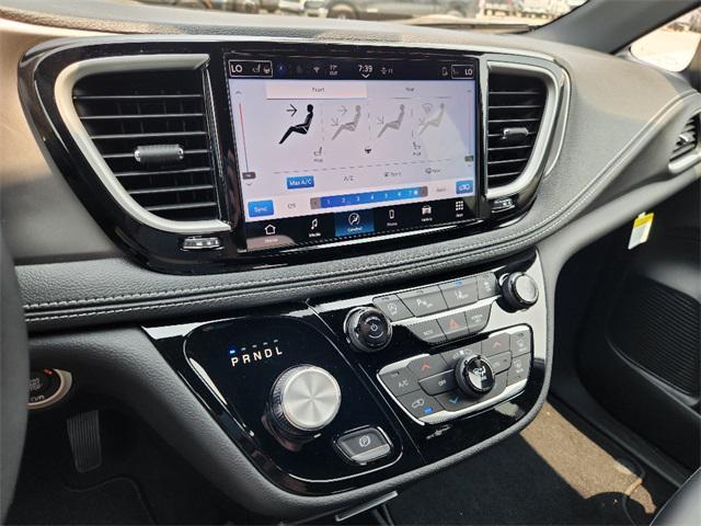 new 2025 Chrysler Pacifica car, priced at $38,997