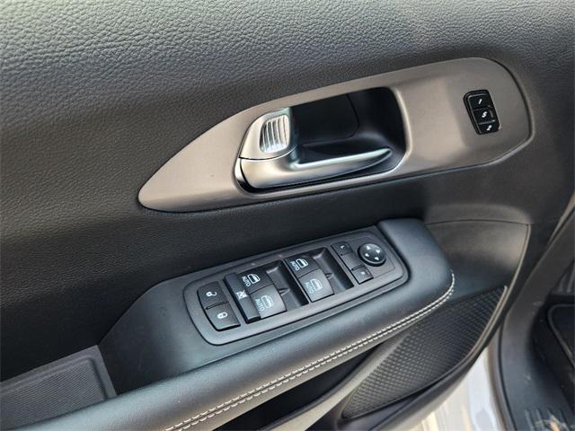 new 2025 Chrysler Pacifica car, priced at $38,997
