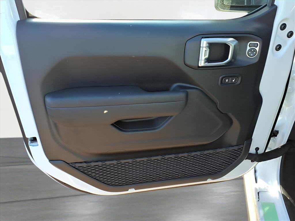 new 2026 Jeep Wrangler car, priced at $46,166