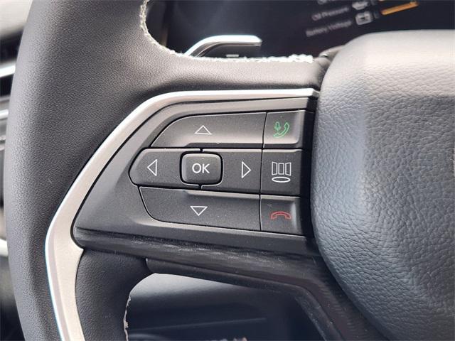 new 2025 Jeep Grand Cherokee car, priced at $39,472