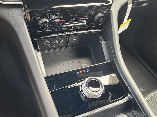new 2025 Jeep Grand Cherokee car, priced at $39,472