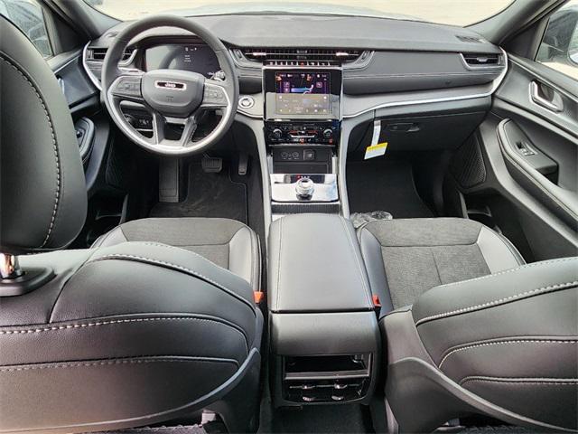 new 2025 Jeep Grand Cherokee car, priced at $39,472