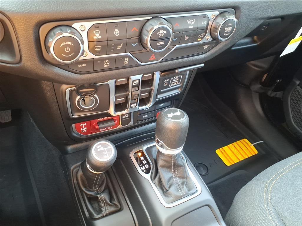 new 2025 Jeep Wrangler car, priced at $50,194