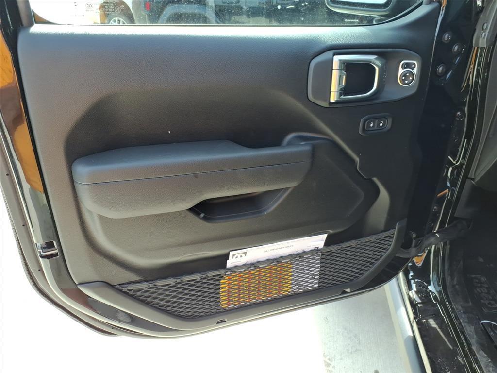 new 2025 Jeep Wrangler car, priced at $50,194
