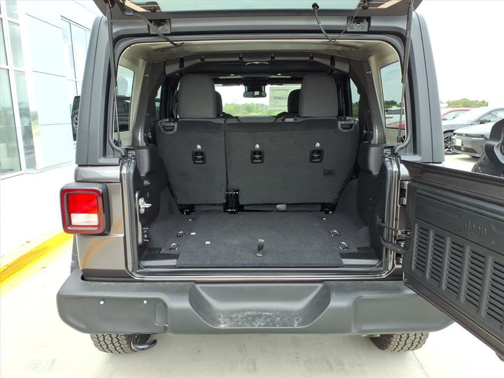 new 2025 Jeep Wrangler car, priced at $40,969