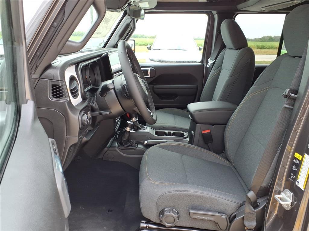 new 2025 Jeep Wrangler car, priced at $40,969