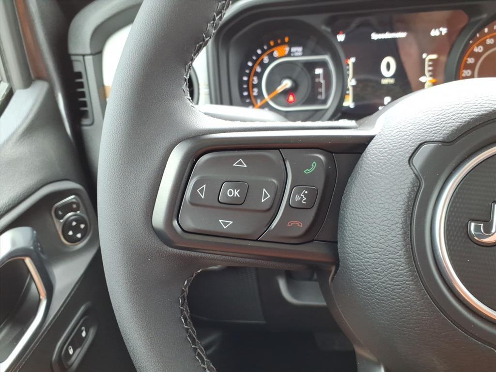 new 2025 Jeep Wrangler car, priced at $40,969