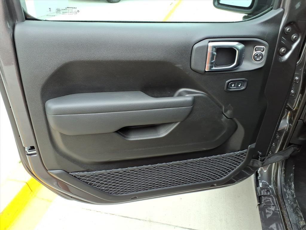 new 2025 Jeep Wrangler car, priced at $40,969