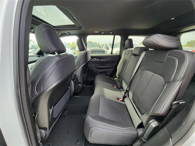 new 2024 Jeep Grand Cherokee car, priced at $48,113