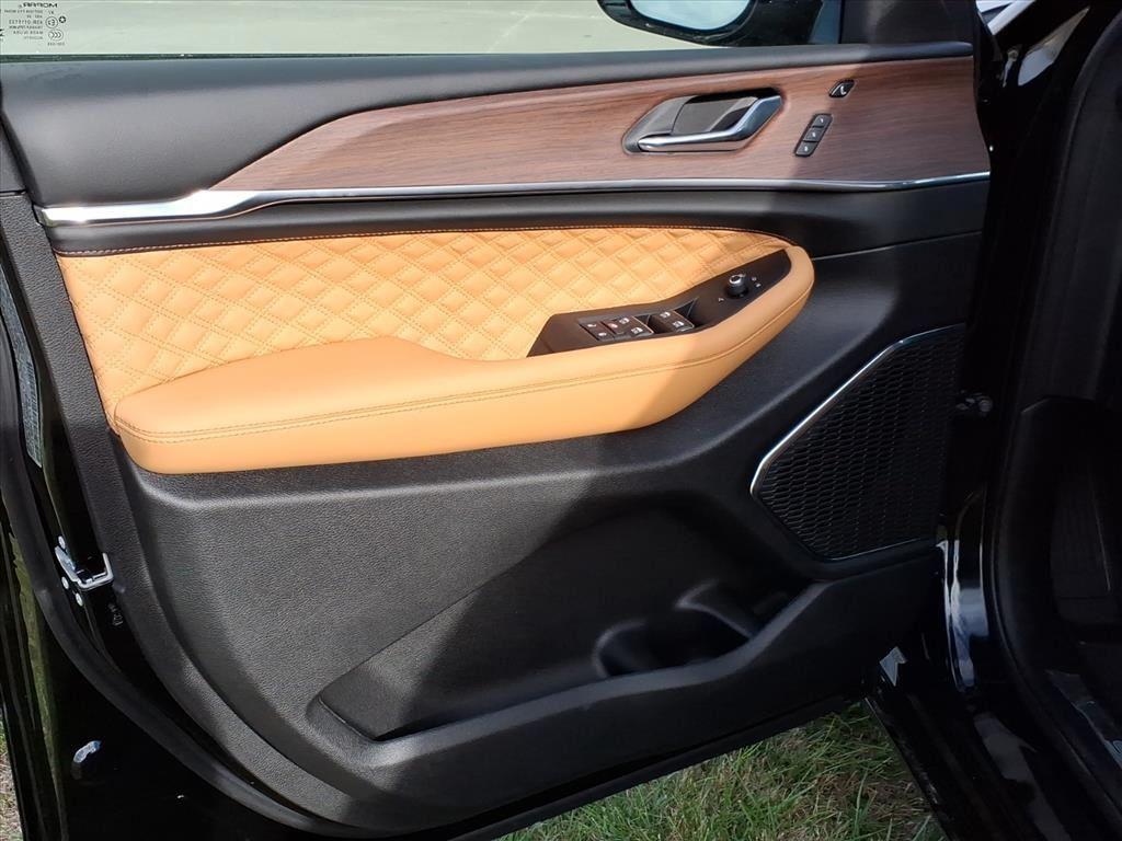 new 2025 Jeep Grand Cherokee L car, priced at $58,181