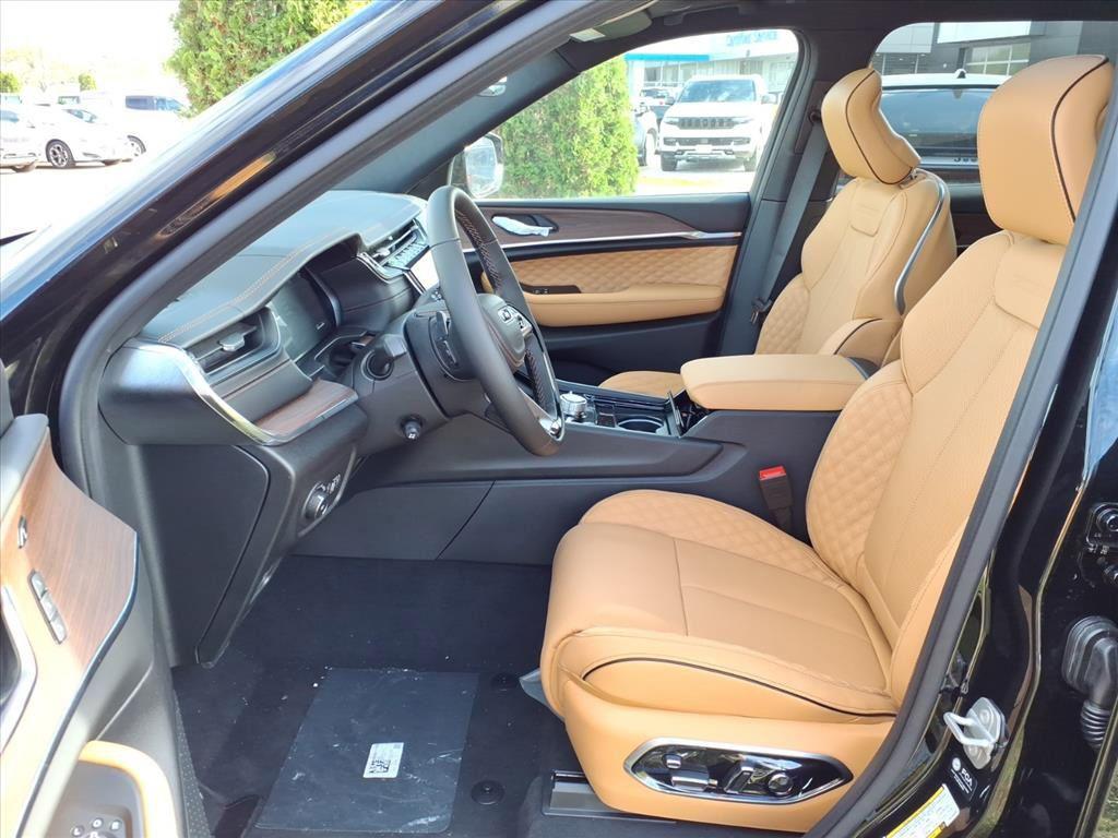 new 2025 Jeep Grand Cherokee L car, priced at $58,181