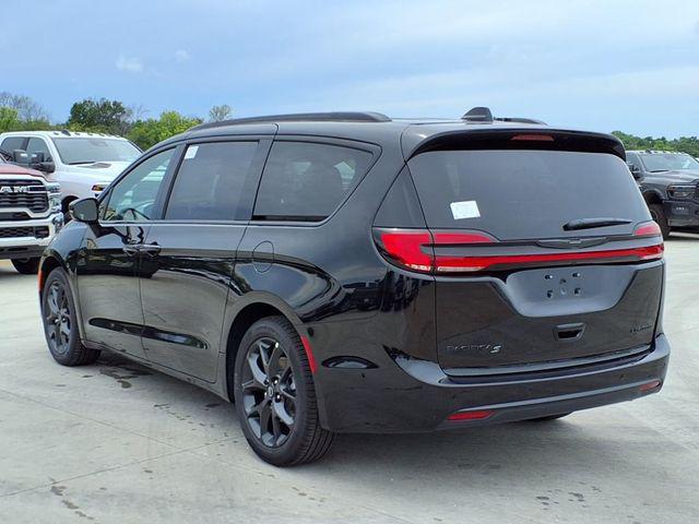 new 2025 Chrysler Pacifica car, priced at $48,172