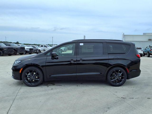 new 2025 Chrysler Pacifica car, priced at $48,172