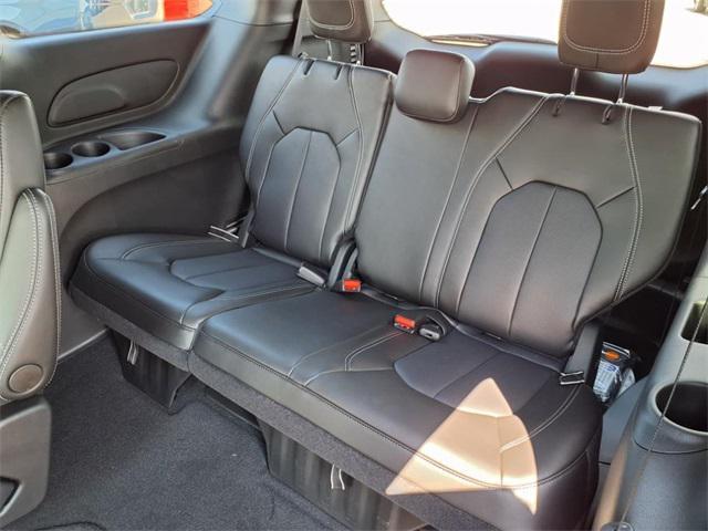 new 2025 Chrysler Pacifica car, priced at $37,536