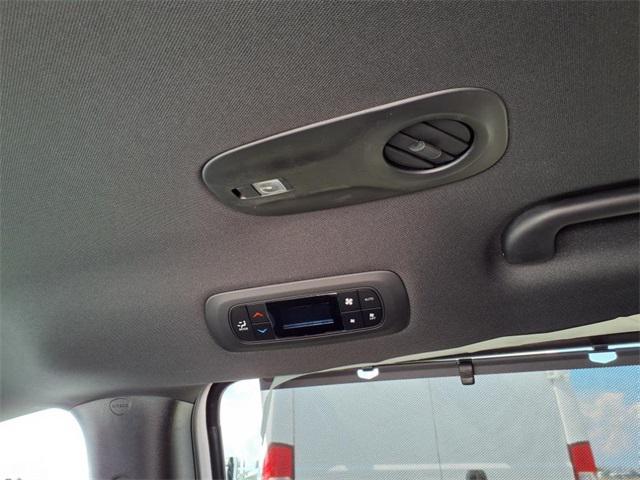 new 2025 Chrysler Pacifica car, priced at $37,536
