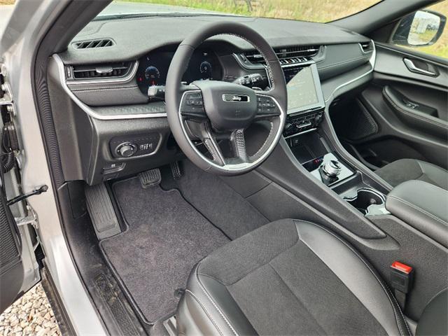 new 2025 Jeep Grand Cherokee L car, priced at $40,984