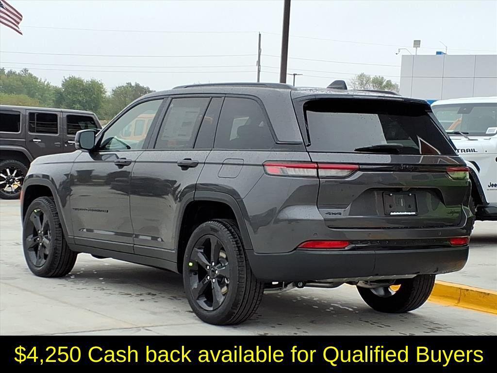 new 2025 Jeep Grand Cherokee car, priced at $40,732