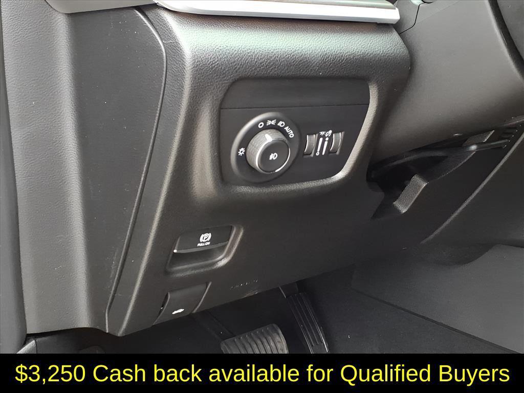 new 2025 Jeep Grand Cherokee car, priced at $42,732