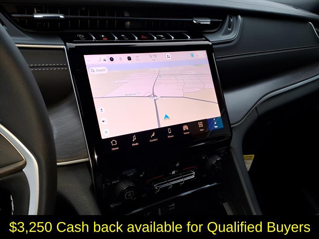 new 2025 Jeep Grand Cherokee car, priced at $42,732