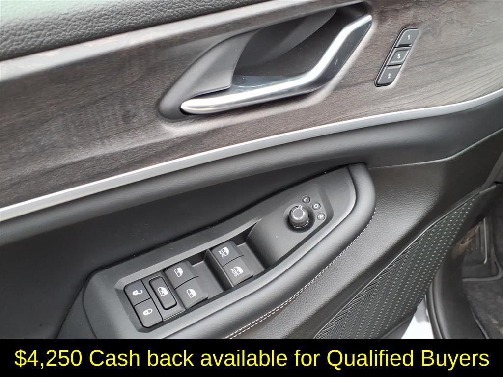 new 2025 Jeep Grand Cherokee car, priced at $40,732