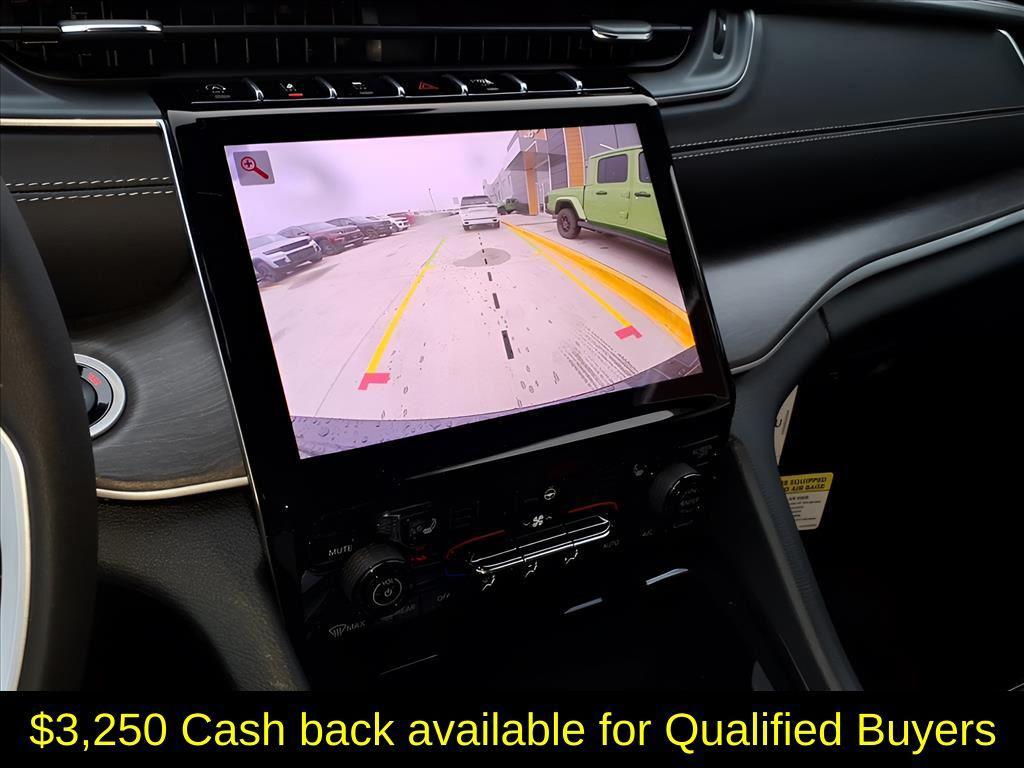 new 2025 Jeep Grand Cherokee car, priced at $42,732