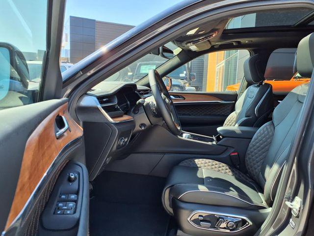 new 2025 Jeep Grand Cherokee car, priced at $57,864