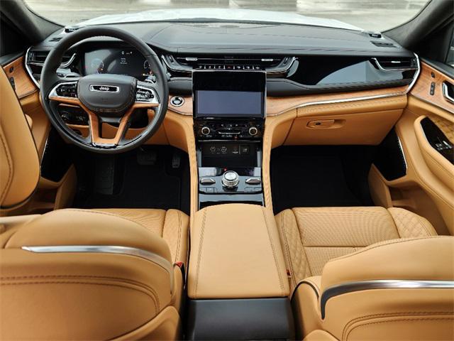 new 2025 Jeep Grand Cherokee car, priced at $55,988